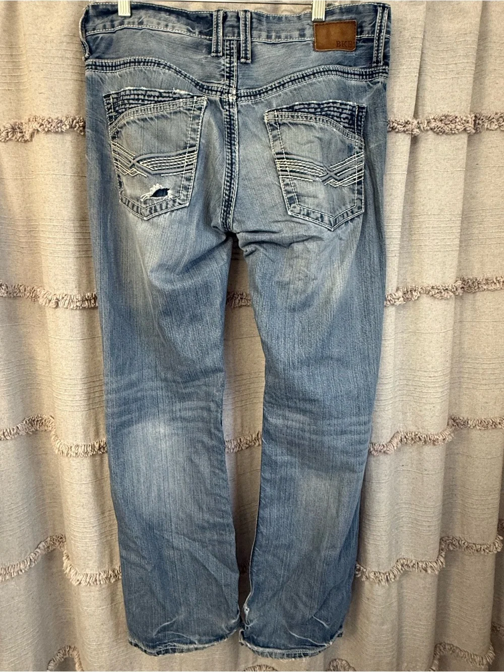 BKE Carter Jeans Men's 32R Blue Denim Light Wash Casual Distressed Bootcut Work